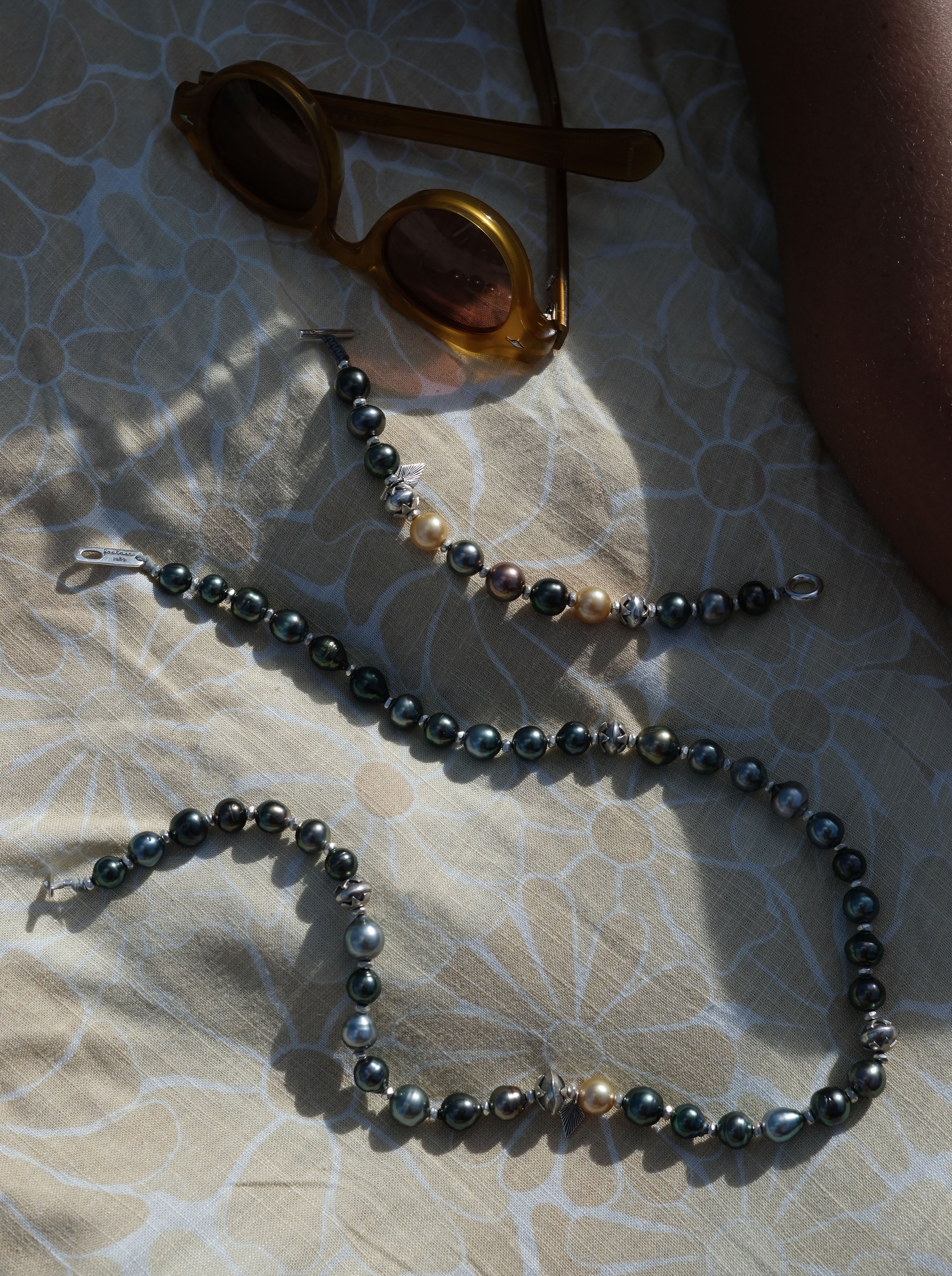 CHUMBO TAHITIAN "Necklace"