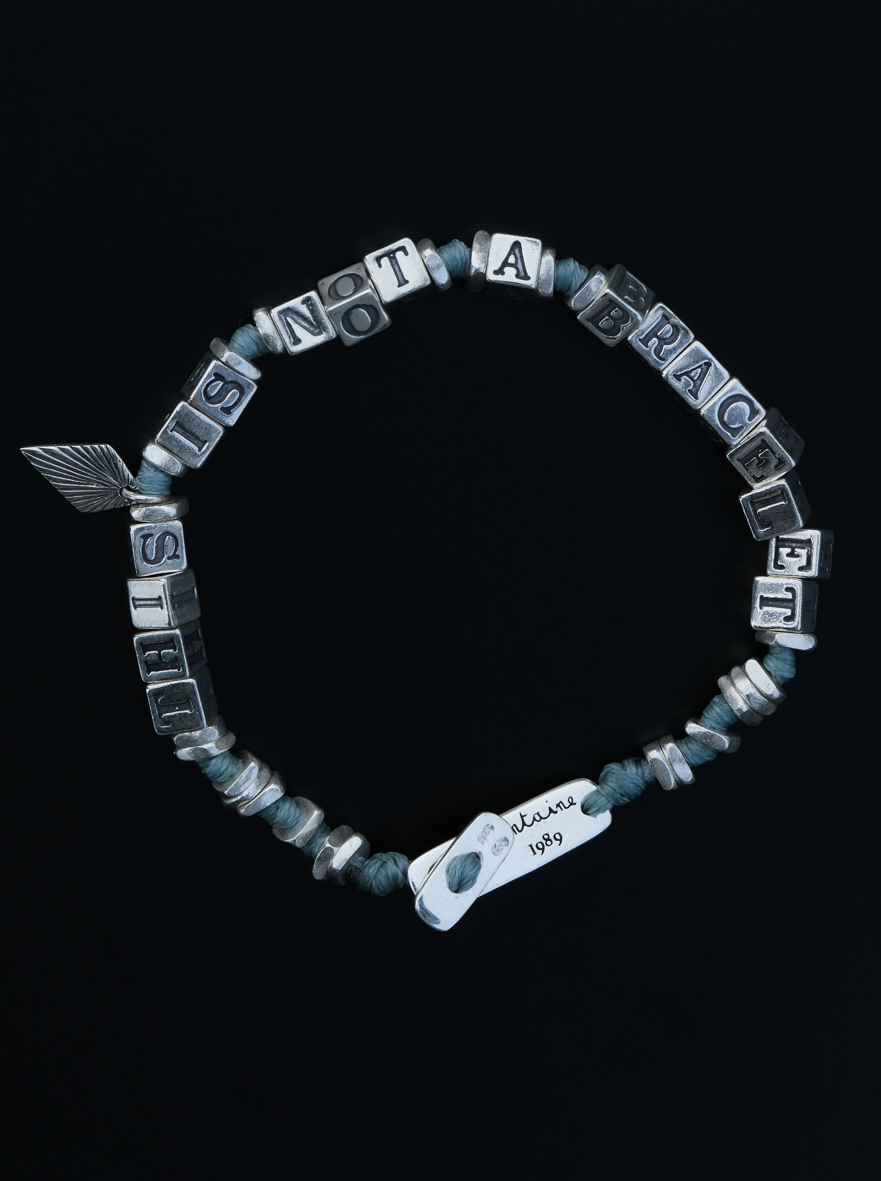 "THIS IS NOT A BRACELET" Pièce Unique