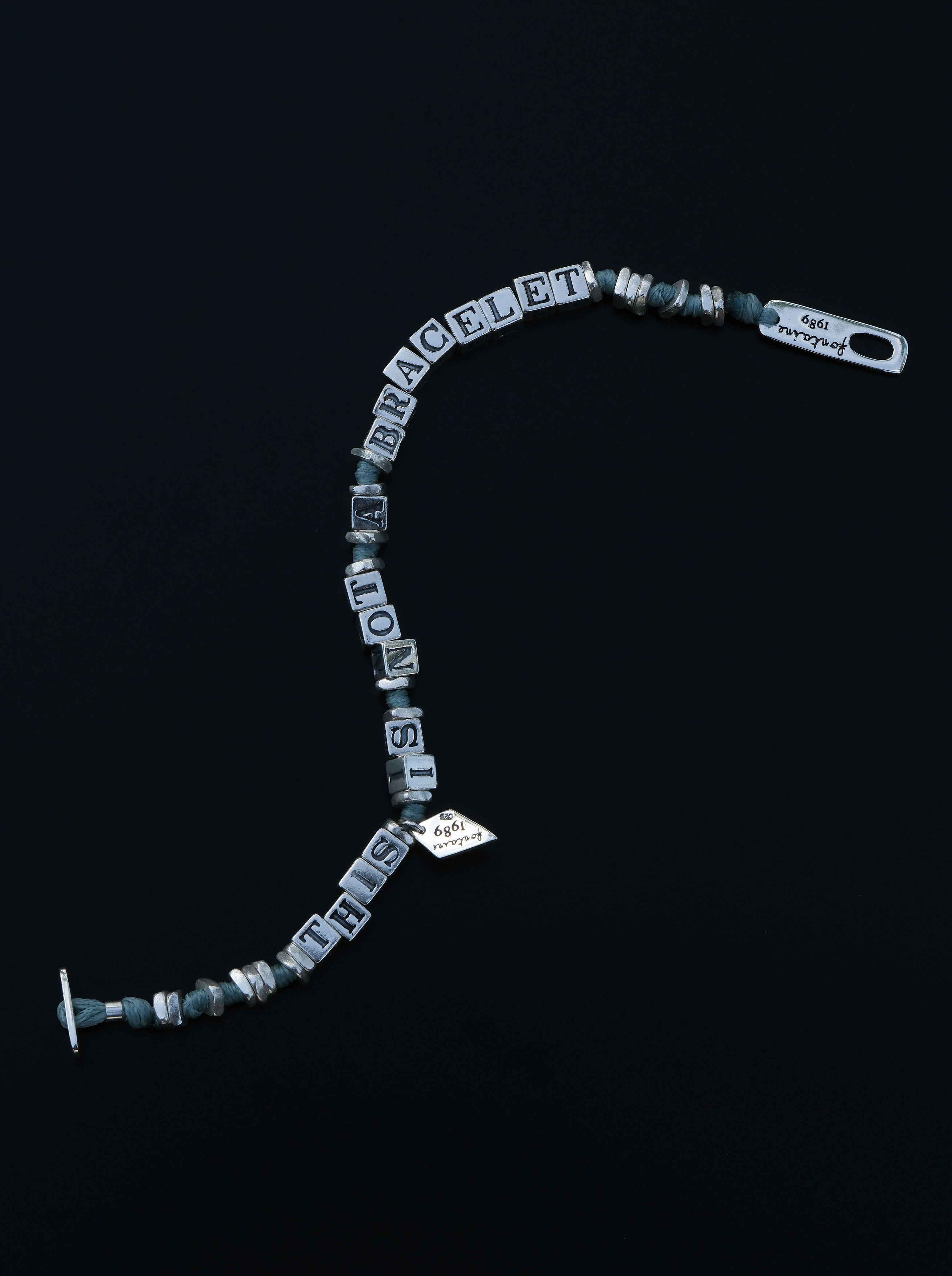 "THIS IS NOT A BRACELET" Pièce Unique